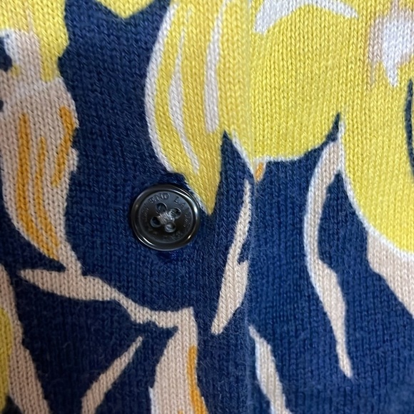 Lands’ End size medium navy with yellow floral button down crewneck cardigan - Picture 5 of 7